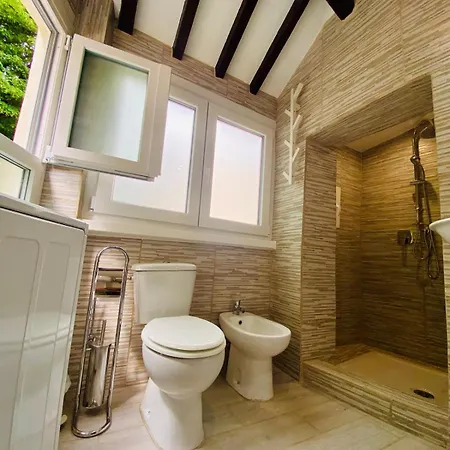 アパート All'angolo Toselli